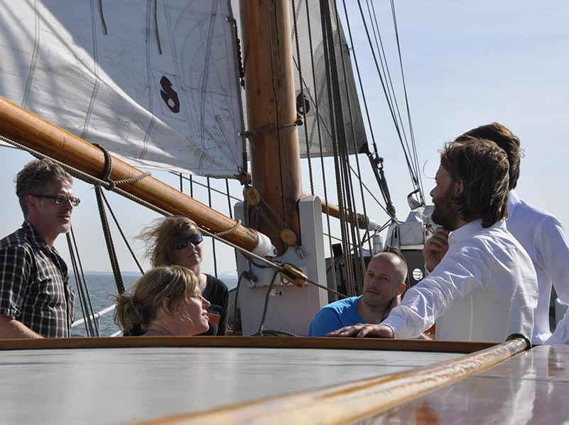 teambuilding op een boot bij amsterdam